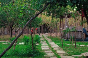 Property grounds - Daga Camp - Charming 1-bedroom barn in delightful Mikumi with AC (Mikumi)