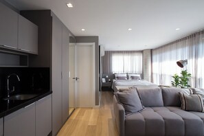 1 bedroom, iron/ironing board, internet, bed sheets