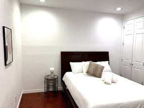 4 bedrooms, WiFi, bed sheets