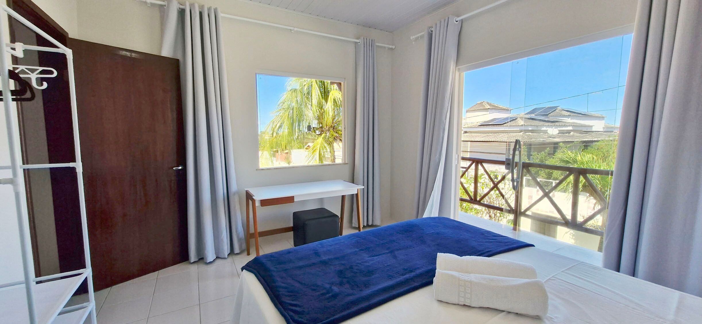 Vila básica | Wi-Fi de cortesia, roupa de cama