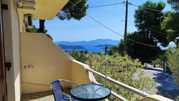 Double Room, Balcony, Sea View | Free WiFi