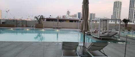 Udendørs pool, opvarmet pool