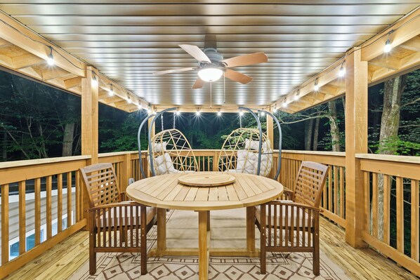 Outdoor dining