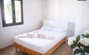 2 bedrooms, iron/ironing board, travel crib, free WiFi