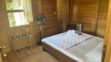 Superior-huone, parveke, jokinäköala