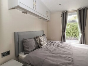 2 bedrooms, individually decorated, individually furnished, free WiFi