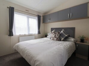 2 habitaciones, decoración personalizada y muebles diferentes