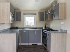 Dishwasher, cookware/dishes/utensils