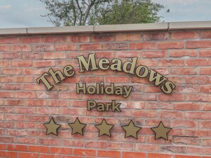 Exterior detail - Meadows Park 2 (Hull)