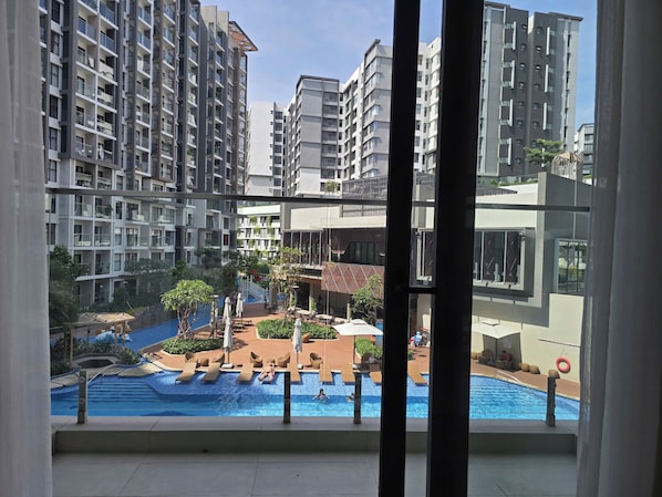 Deluxe Apartment, 3 Bedrooms, City View | Balcony