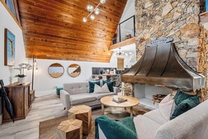 Living area - 3 beds/2.5 bath, A-Frame Palm Tree & Alpaca Farm (West Palm Beach)