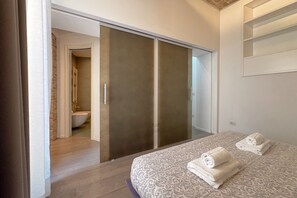 2 chambres, fer et planche à repasser, accès au Wi-Fi (inclus)