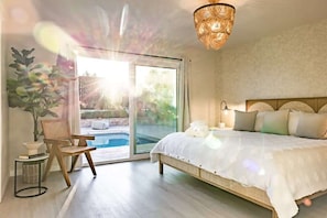 5 bedrooms, desk, laptop workspace, iron/ironing board