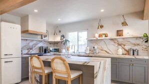 Coffee/tea maker, fridge, microwave, oven - @ Marbella Lane - Vibrant & Chic Designer Home (Fullerton)
