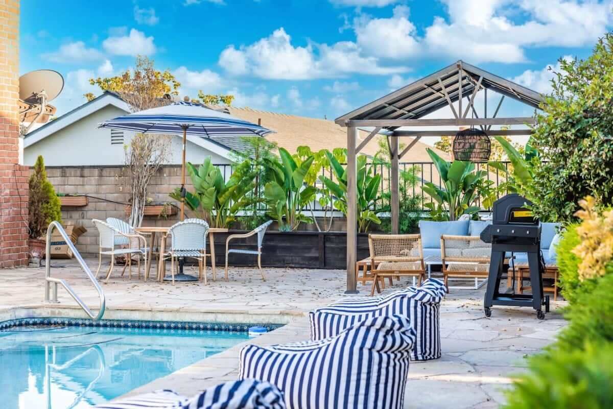 單棟房屋 (5 Bedrooms) |  泳池 | 室外泳池；泳池傘、躺椅