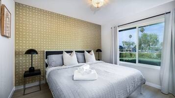 5 bedrooms, desk, laptop workspace, iron/ironing board