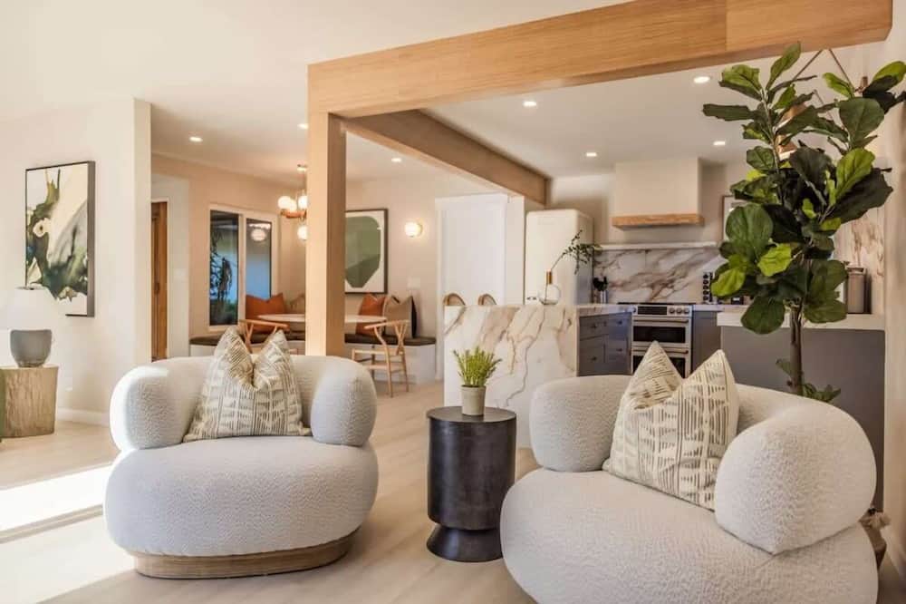 @ Marbella Lane - Vibrant & Chic Designer Home