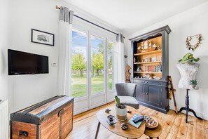 Interior - Guest Room Bastide De Mongiraud with Pool (Blanquefort)