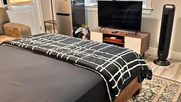 1 chambre, bureau, fer et planche à repasser, accès au Wi-Fi (inclus)