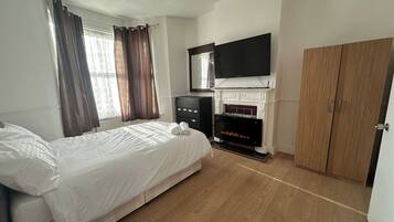 4 bedrooms, free WiFi, bed sheets