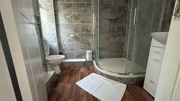 Shower, towels
