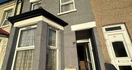 Croydon Dream House on Lancing Road