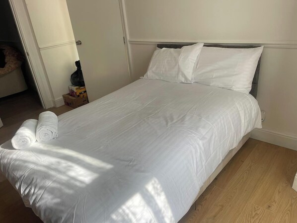 4 bedrooms, free WiFi, bed sheets