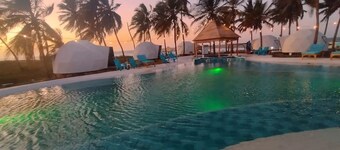 AQUA BREEZE GLAMPING