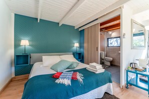 1 bedroom, bed sheets