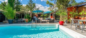 Bed and Breakfast 'Bleu' with Shared Pool, Private Terrace and Air Conditioning
