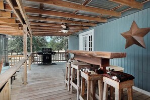 屋外ダイニングエリア