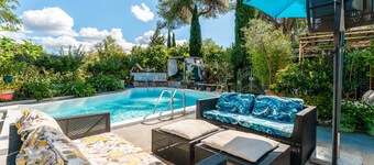 Bed and Breakfast 'Rouge' with Shared Pool, Wi-Fi and Air Conditioning