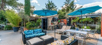 Bed and Breakfast 'Rouge' with Shared Pool, Wi-Fi and Air Conditioning