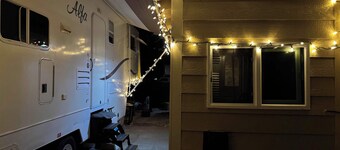 Cozy 5-Wheel RV suite in beautiful Rowland Heights hillside!