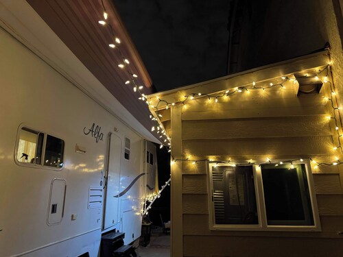 Cozy 5-Wheel RV suite in beautiful Rowland Heights hillside!