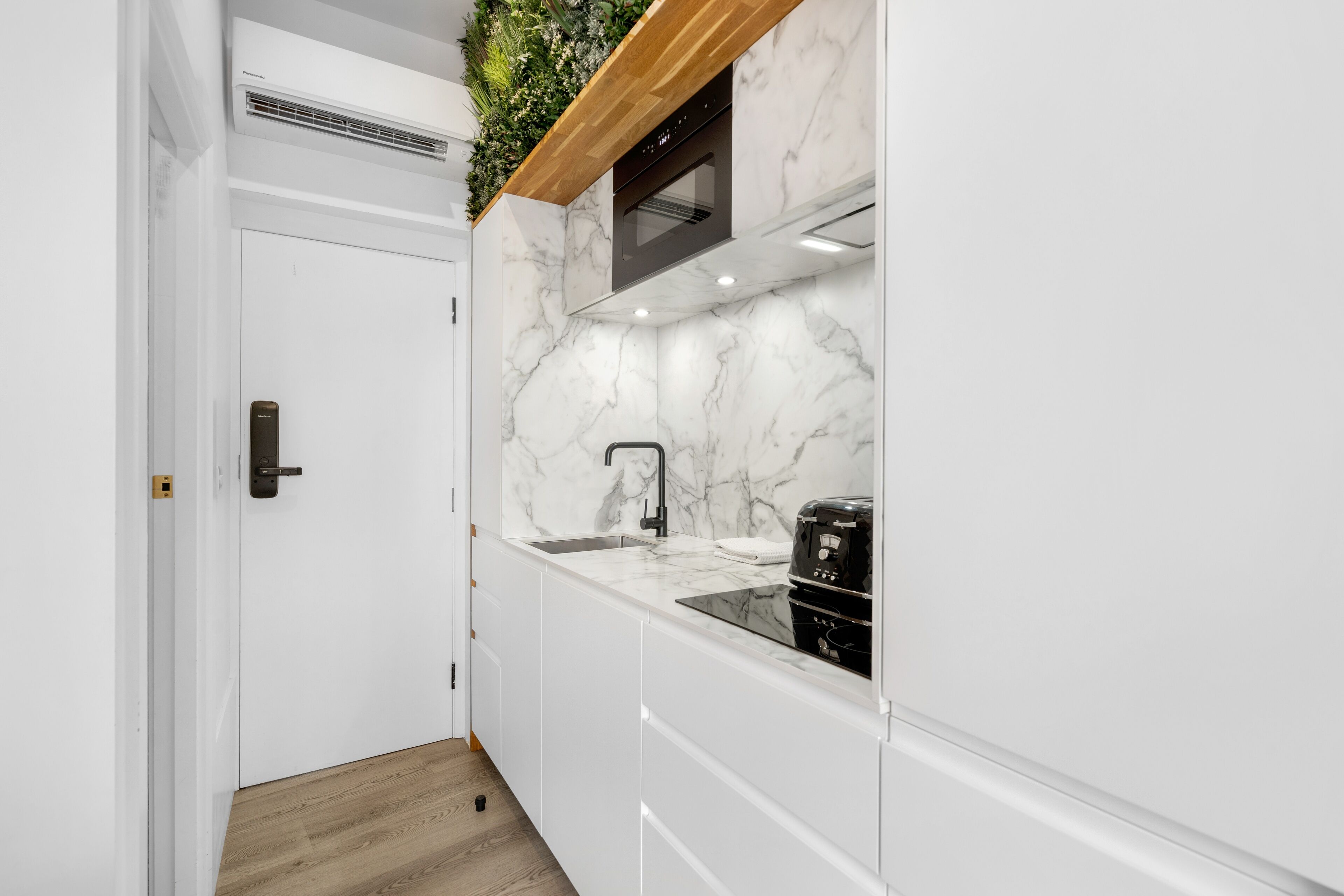 雪櫃、微波爐、爐具、多士爐