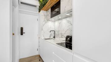 Fridge, microwave, stovetop, toaster