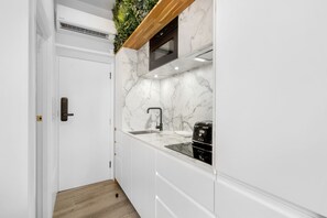 Fridge, microwave, stovetop, toaster