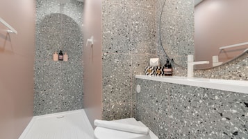 Hair dryer, towels