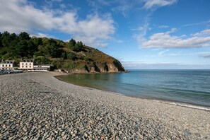 Una spiaggia nelle vicinanze
