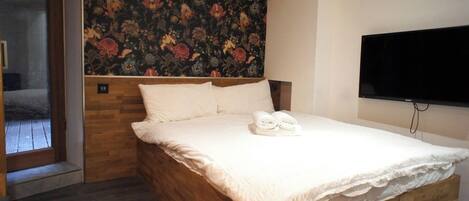 1 bedroom, iron/ironing board, Internet, bed sheets