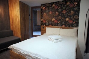 1 bedroom, iron/ironing board, Internet, bed sheets