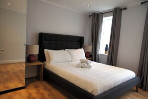 2 bedrooms, iron/ironing board, Internet, bed sheets