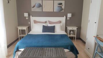 2 habitaciones, tabla de planchar con plancha, wifi y ropa de cama