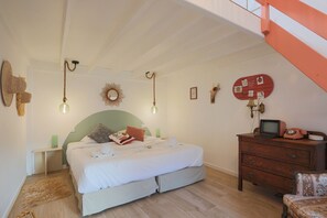 3 chambres, fer et planche à repasser, Wi-Fi, draps fournis