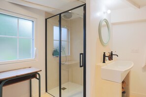 Een douche, een haardroger