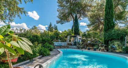 Chambre d'hÎtes 'Vert' avec piscine partagée, Wi-Fi et climatisation