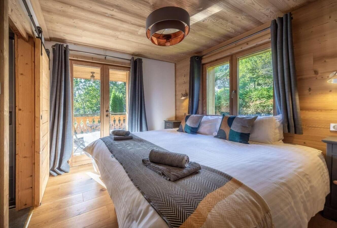 4 bedrooms, WiFi, bed sheets