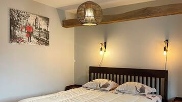 2 bedrooms, WiFi, bed sheets