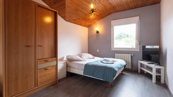 5 Schlafzimmer, BĂŒgeleisen/BĂŒgelbrett, WLAN, BettwĂ€sche